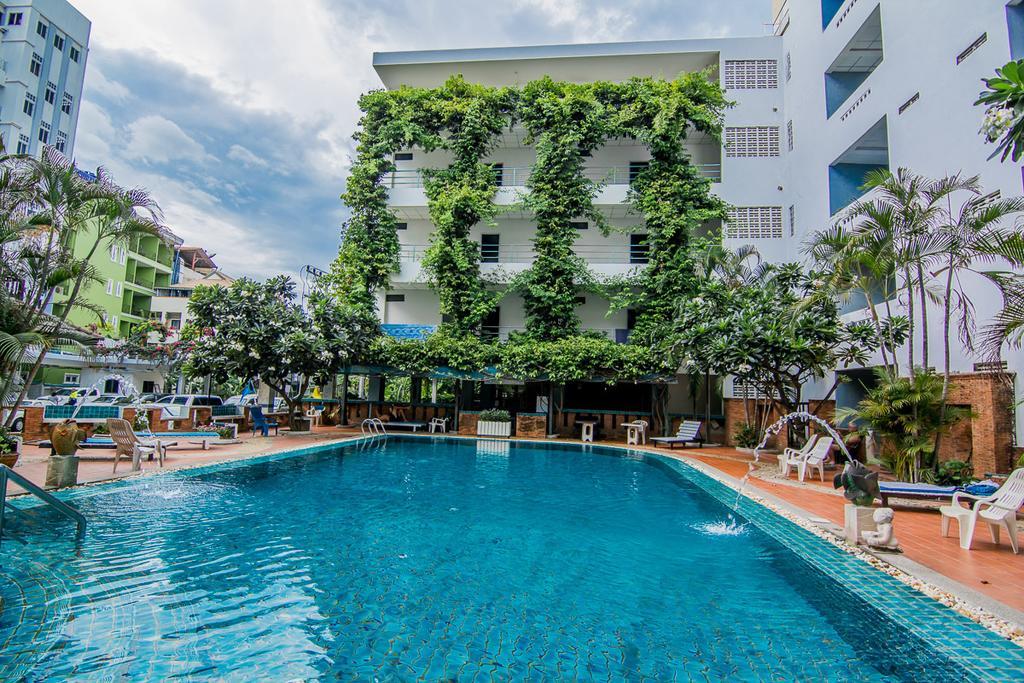 Sutus Court 5 Hotell Pattaya Exteriör bild